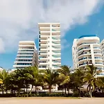 Exclusivo apartamento de lujo frente al mar en Los Morros, con acceso directo y privado a la mejor playa de Cartagena