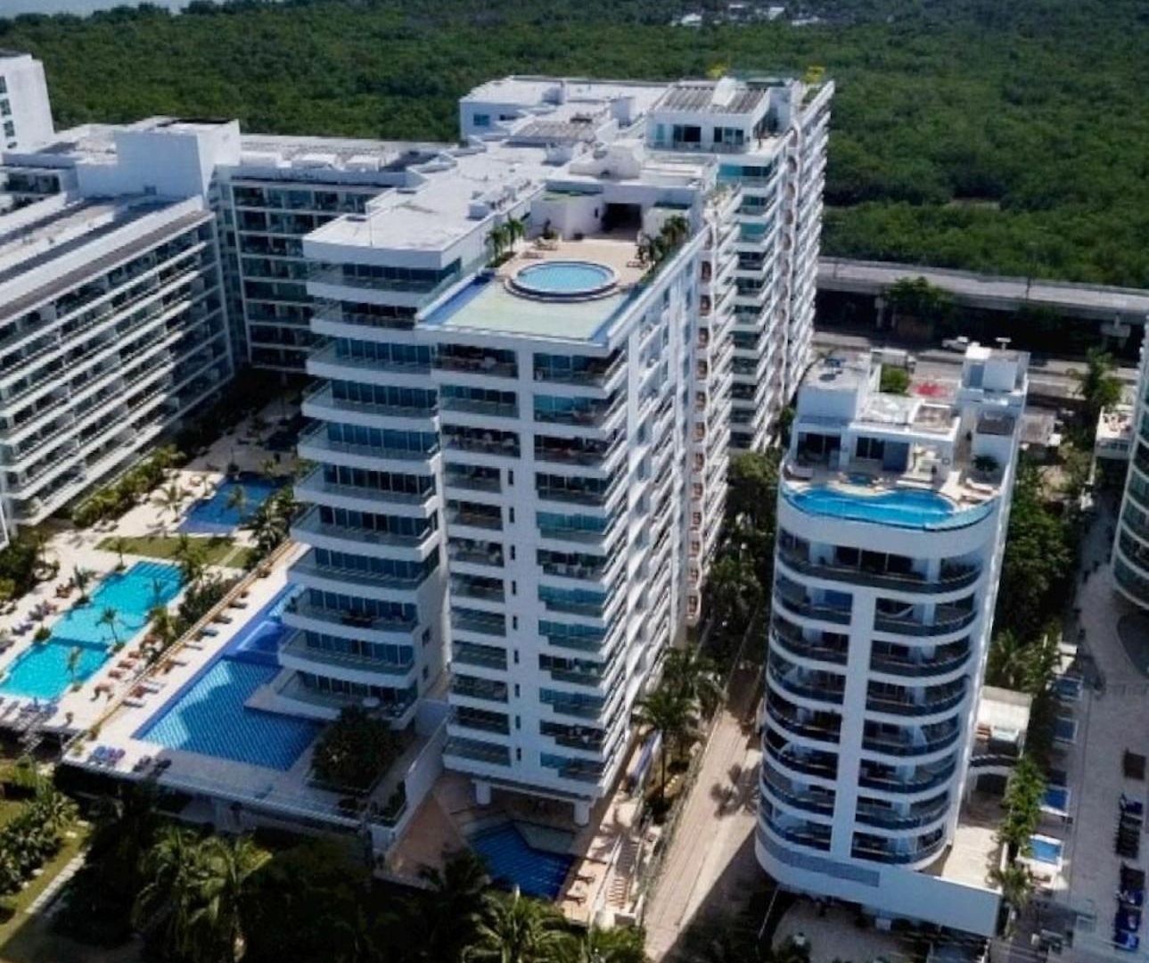 Apartamento Exclusivo De Lujo Frente Al Mar En Morros, Con Acceso Directo Y Privado A La Mejor Playa De *