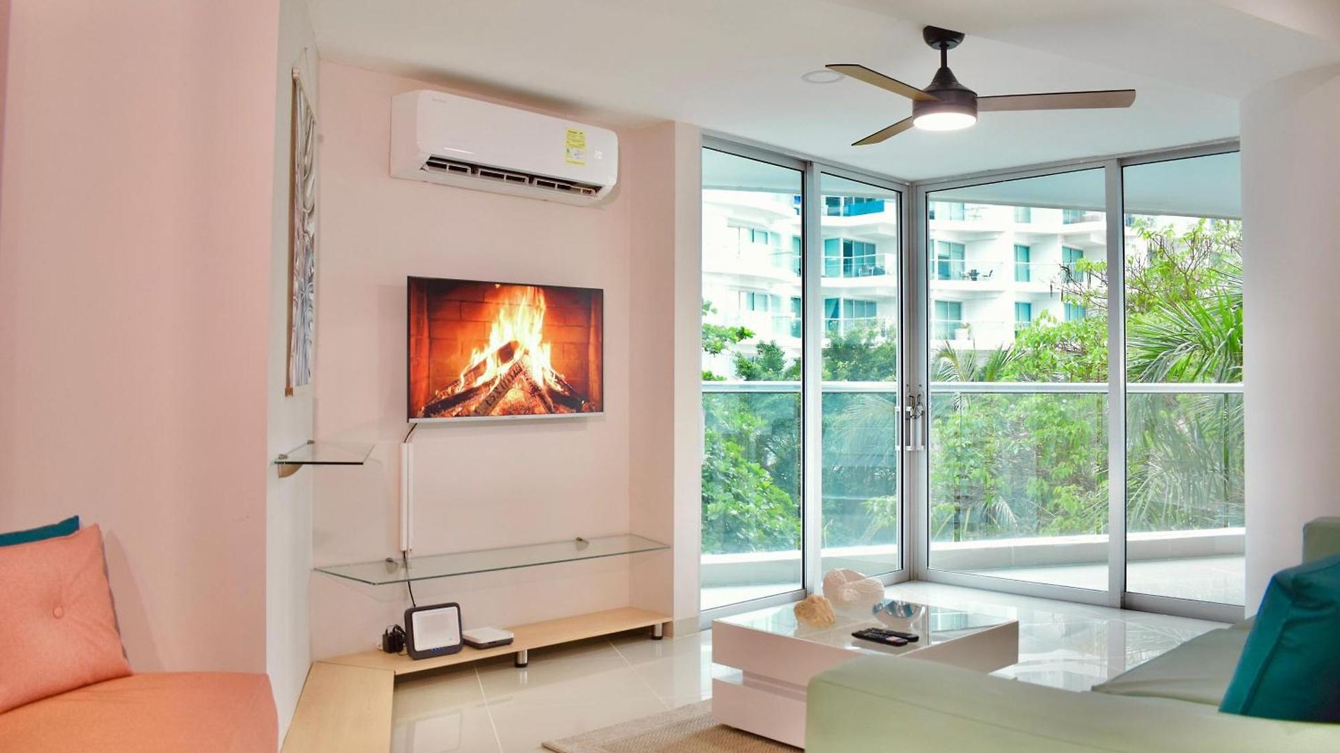 Apartamento Exclusivo De Lujo Frente Al Mar En Morros, Con Acceso Directo Y Privado A La Mejor Playa De *