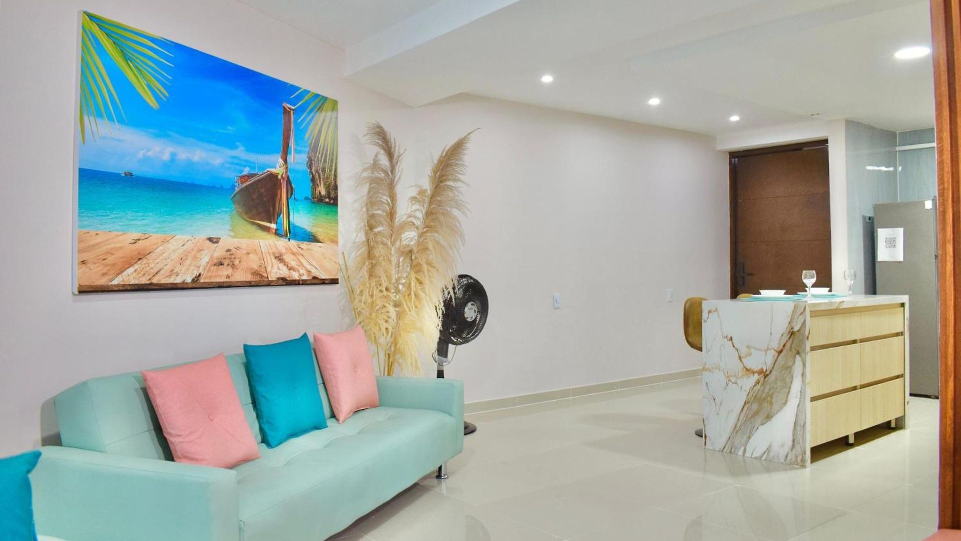 Exclusivo De Lujo Frente Al Mar En Morros, Con Acceso Directo Y Privado A La Mejor Playa De Apartamento