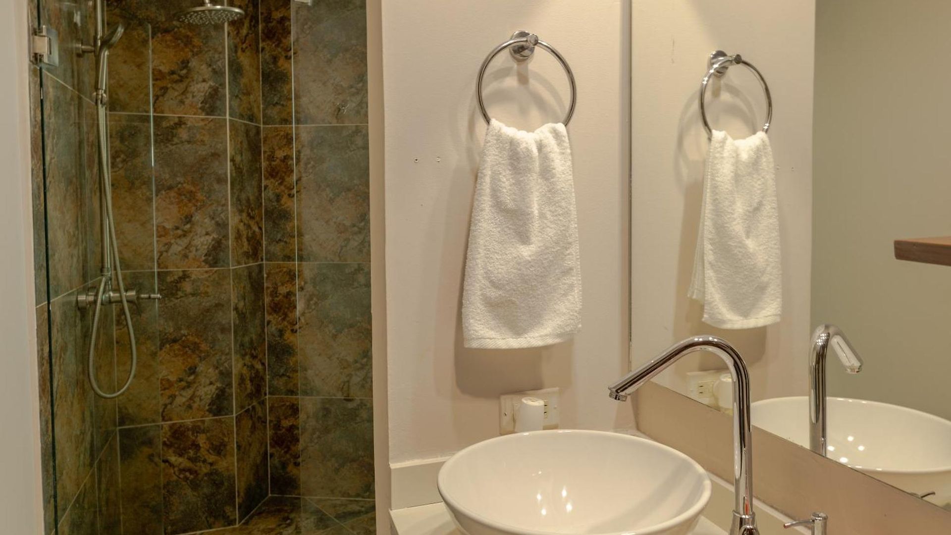 Exclusivo De Lujo Frente Al Mar En Morros, Con Acceso Directo Y Privado A La Mejor Playa De Apartamento *