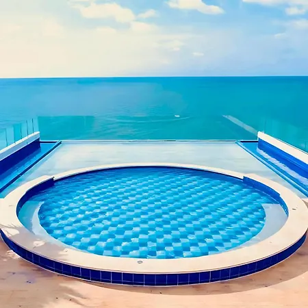 Exclusivo De Lujo Frente Al Mar En Morros, Con Acceso Directo Y Privado A La Mejor Playa De Apartamento