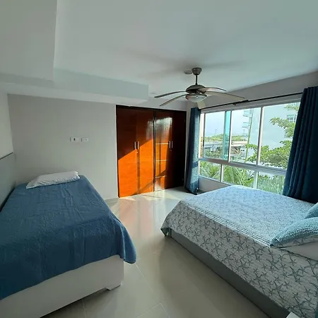 Apartamento Exclusivo De Lujo Frente Al Mar En Morros, Con Acceso Directo Y Privado A La Mejor Playa De