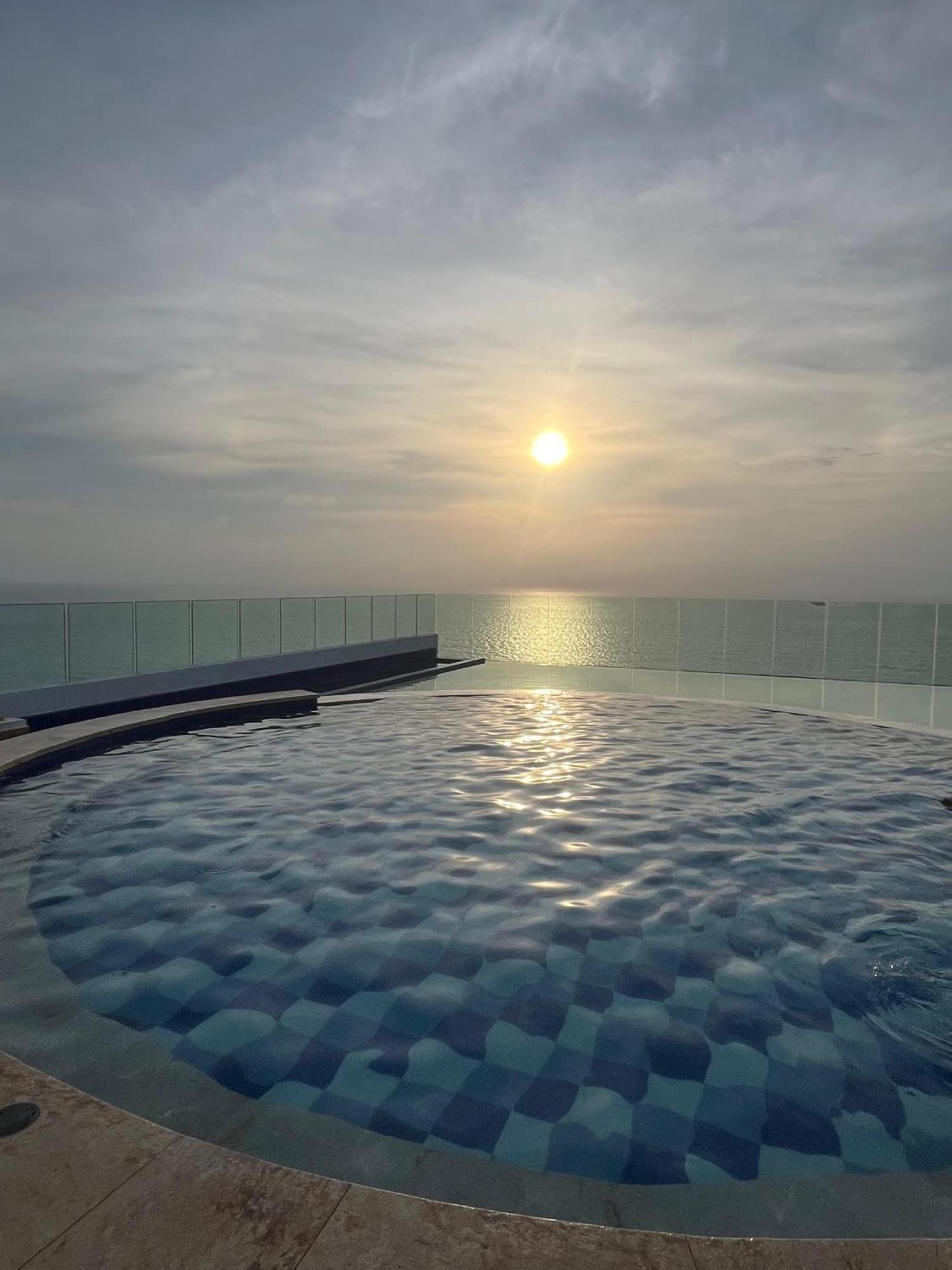 Apartamento Exclusivo De Lujo Frente Al Mar En Morros, Con Acceso Directo Y Privado A La Mejor Playa De Cartagena