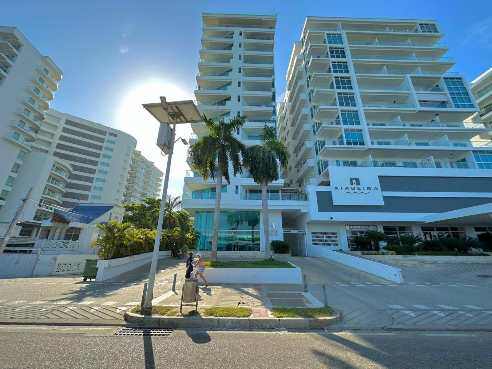 Apartamento Exclusivo De Lujo Frente Al Mar En Morros, Con Acceso Directo Y Privado A La Mejor Playa De